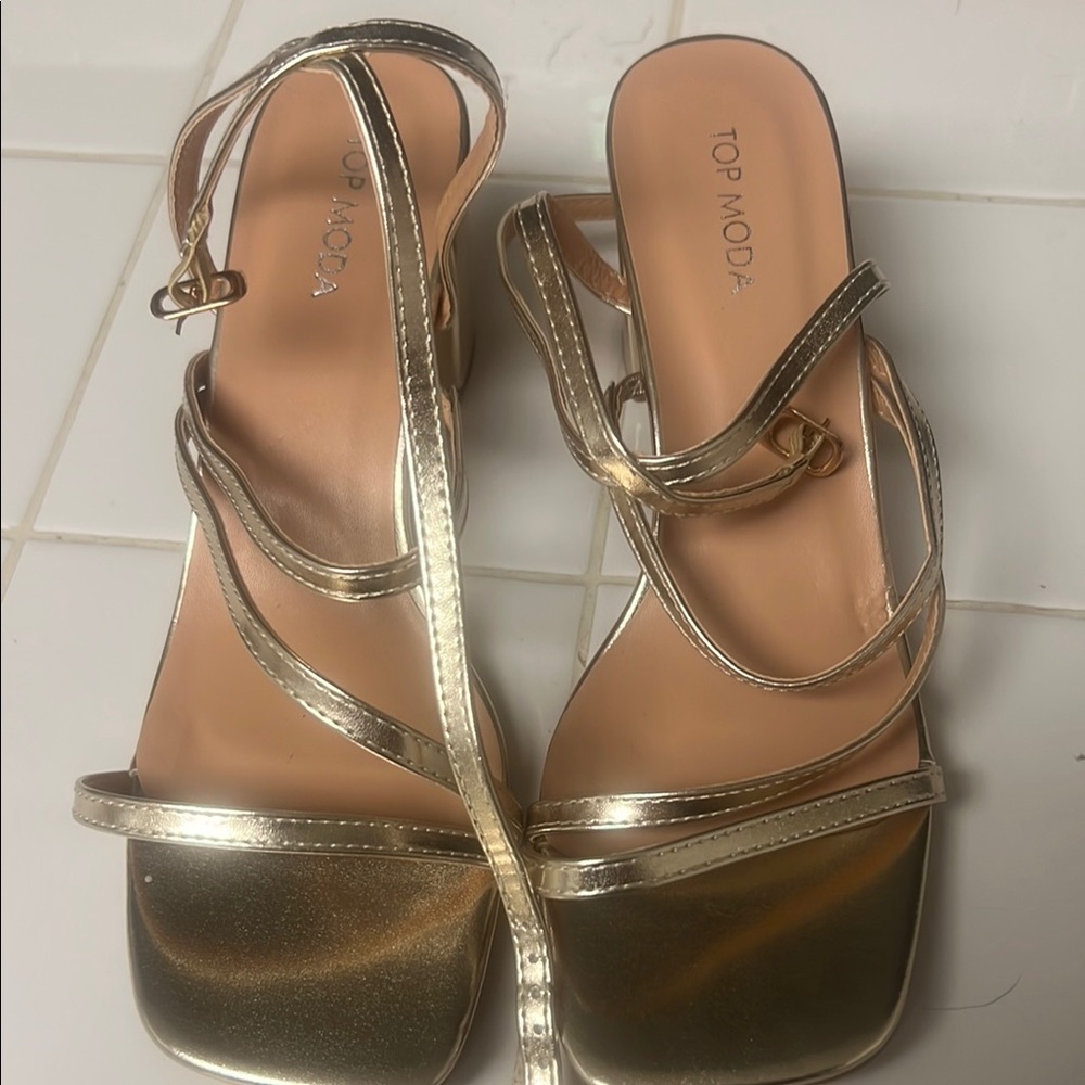 TOP Moda Gold Heels Elegant Strappy Design